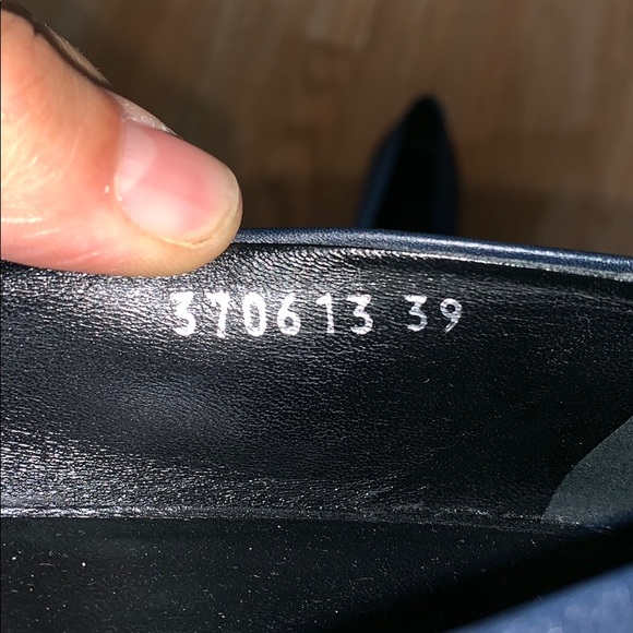 Like new Gucci flats. - Picture 4 of 8